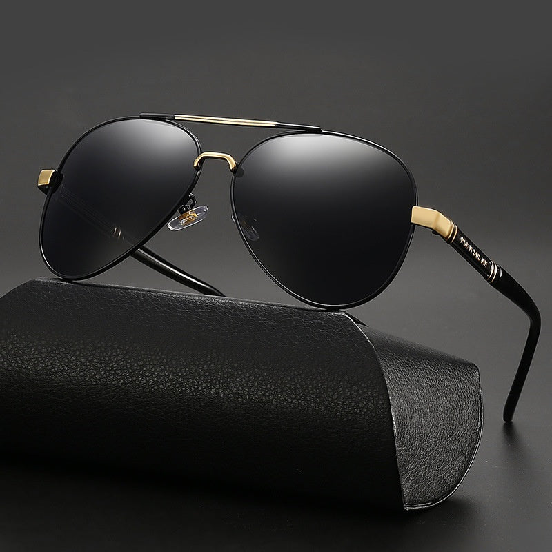 Sleek Black Aviator Sunglasses